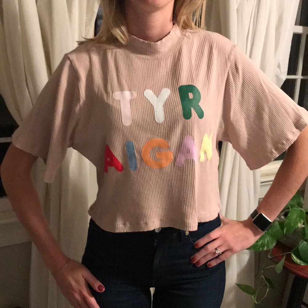 Cute Eggie cropped tee